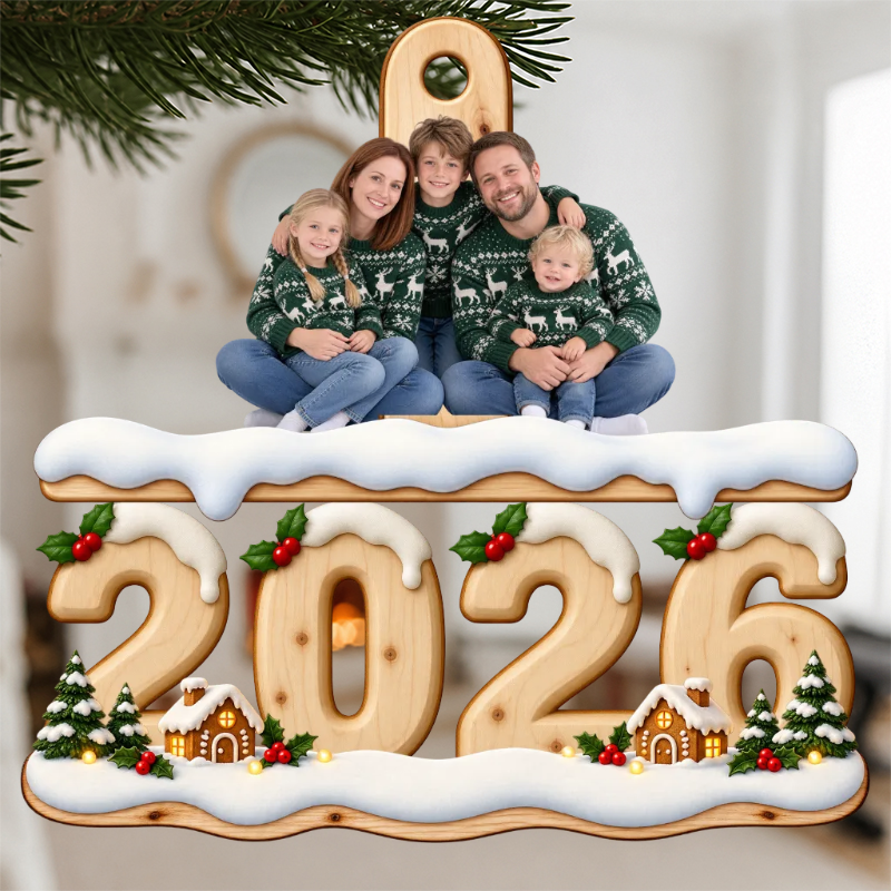 Holz-Weihnachtsbaumschmuck mit einem konturgeschnittenen Familienfoto – Personalisiert #84731 [PC-MOCKUP:cmvs2osof000tldc6r9rf7uh5:695c08d602414f4363062fc0:695c08d602414f4363062fc04f60ca4d6a50af8dfa88007d42982753f8bc10d5]